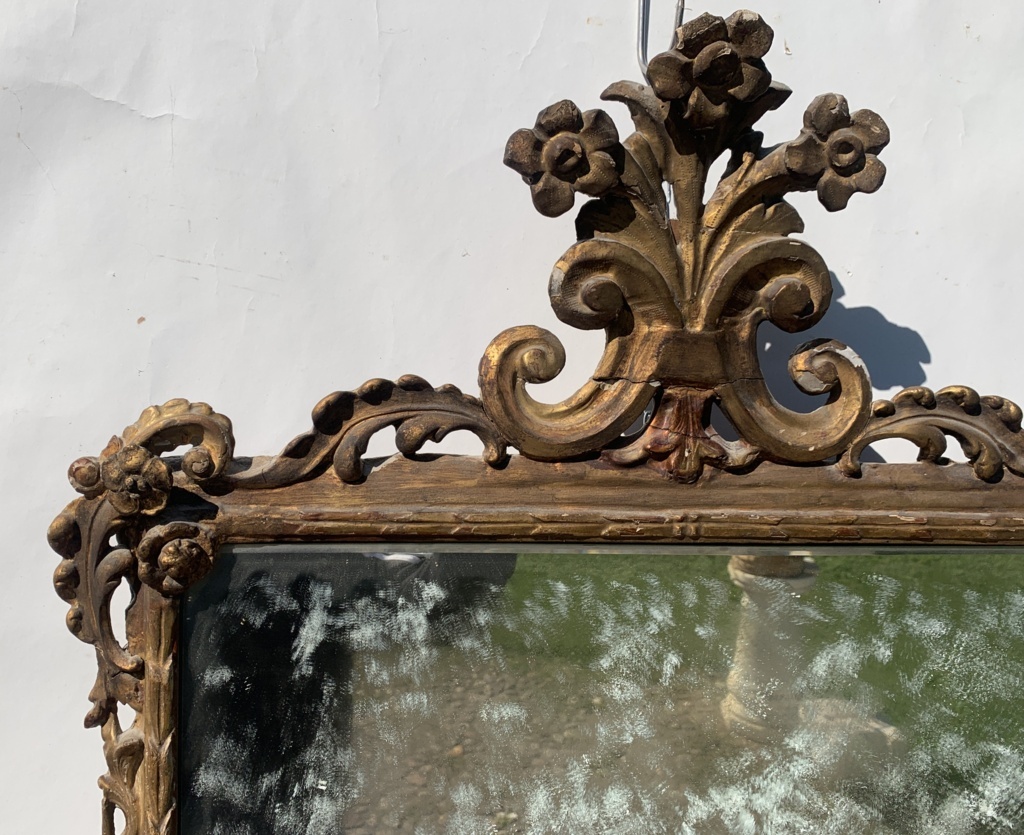 Specchiera in legno intagliato e dorato. Italia, XVIII secolo. - immagine 5